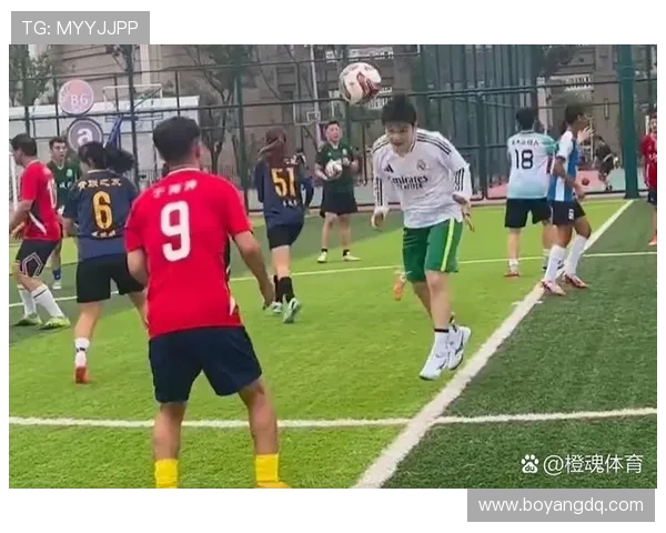 踢足球射门时选择足球明星的好处与影响分析 踢足球射门时选择足球明星的好处与影响分析