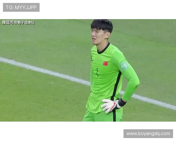 日本足球明星车内大脱身事件引发媒体热议与粉丝关注